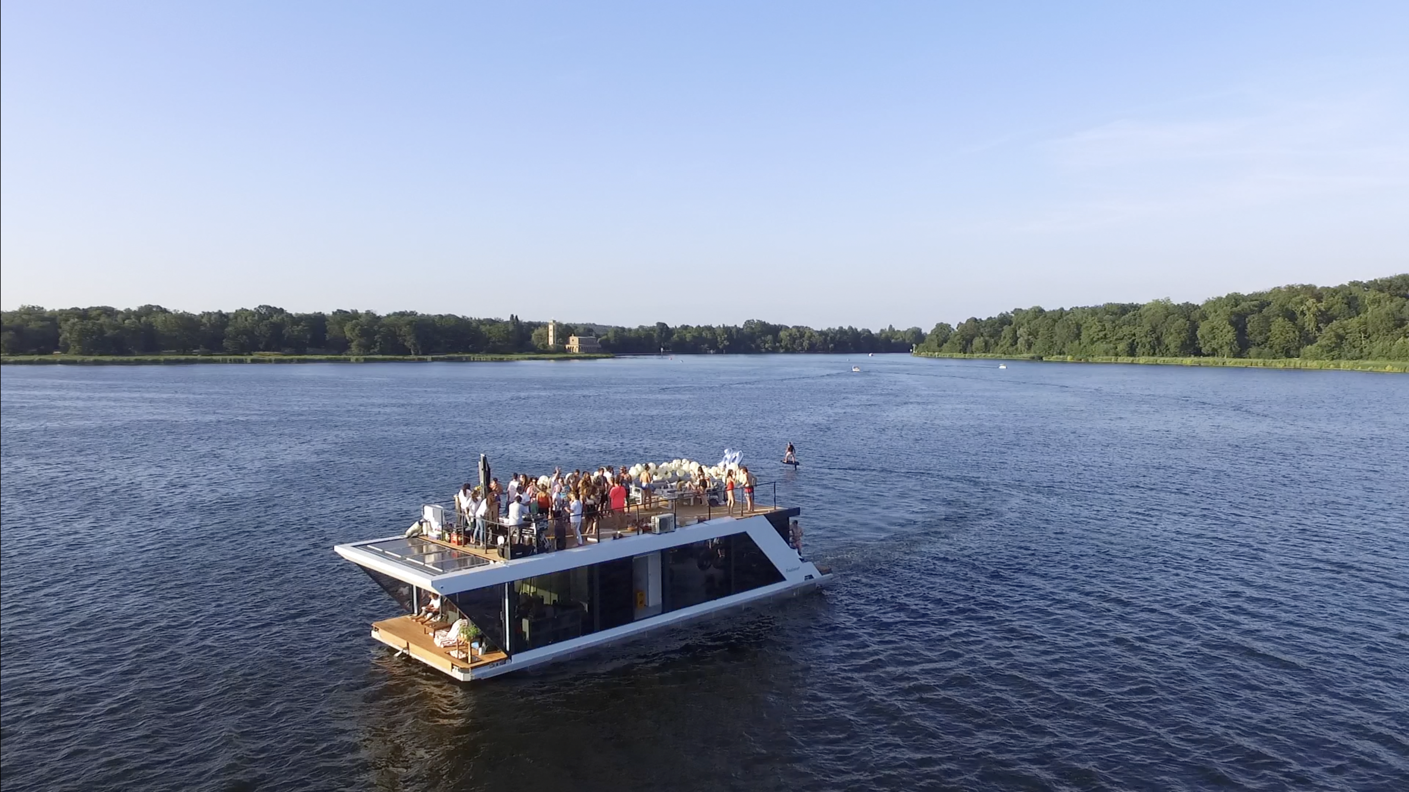 Sommerfest auf dem Wasser in Berlin