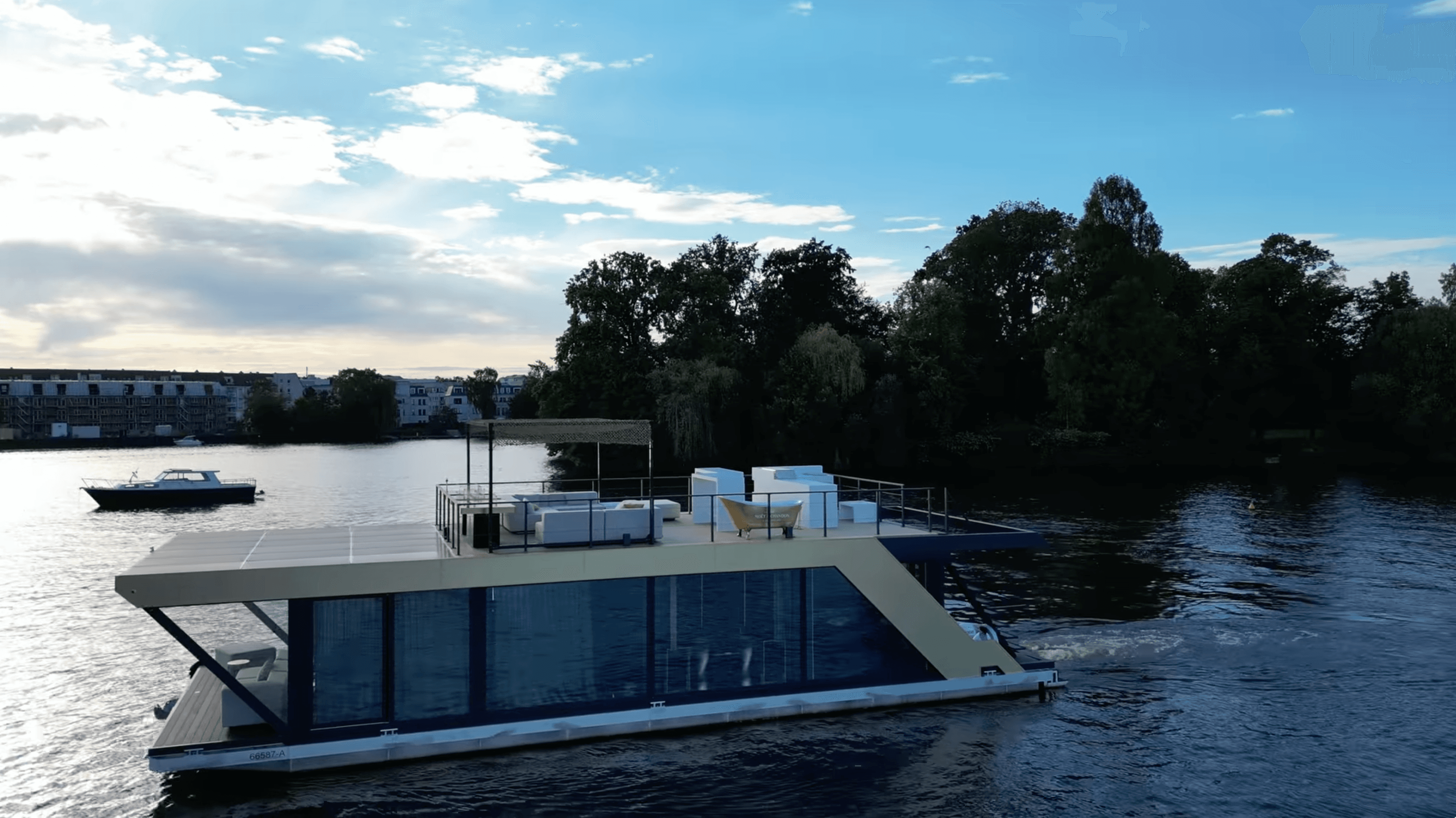 SolarYacht 90 Köpenick