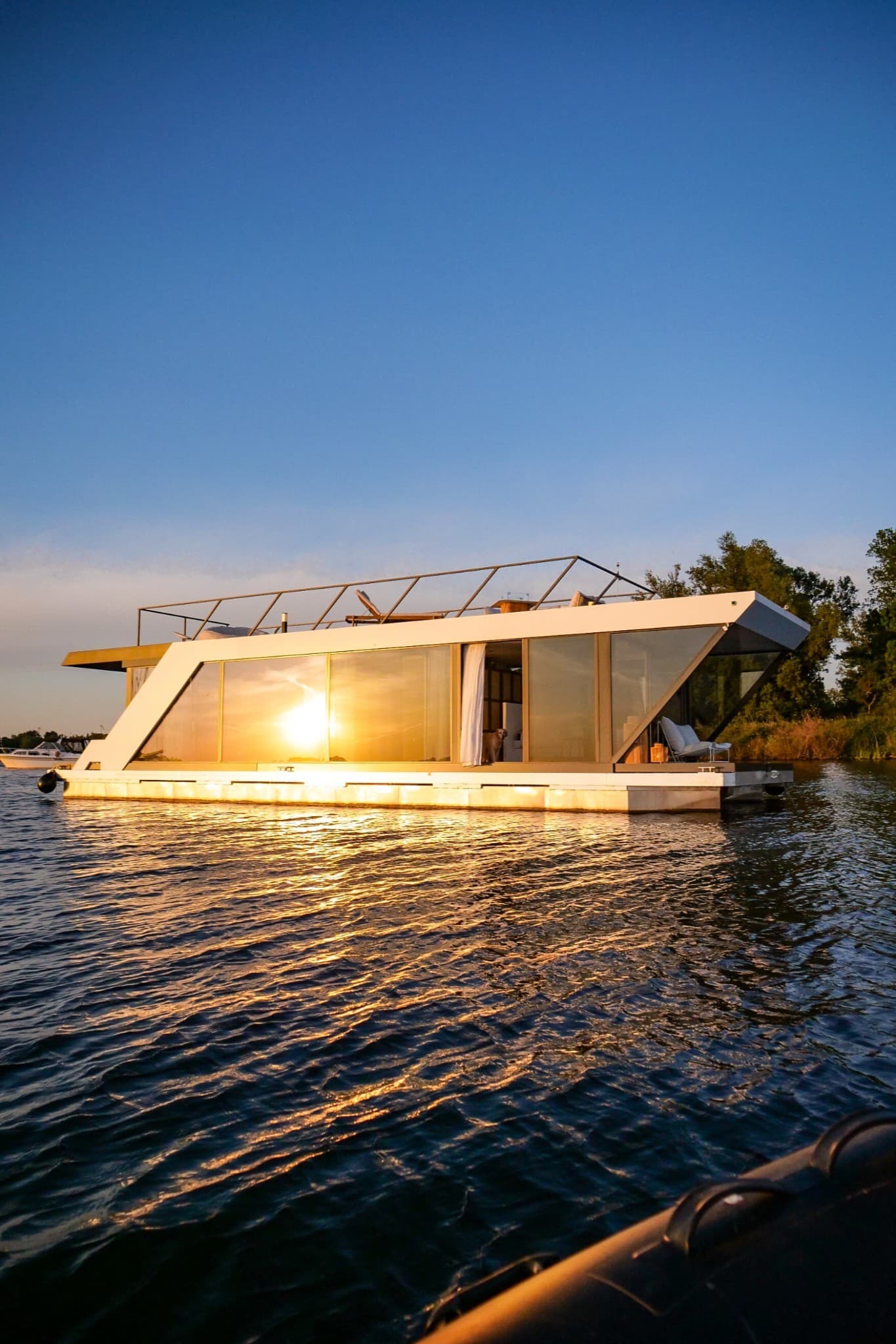 SolarYacht AMSTERDAM