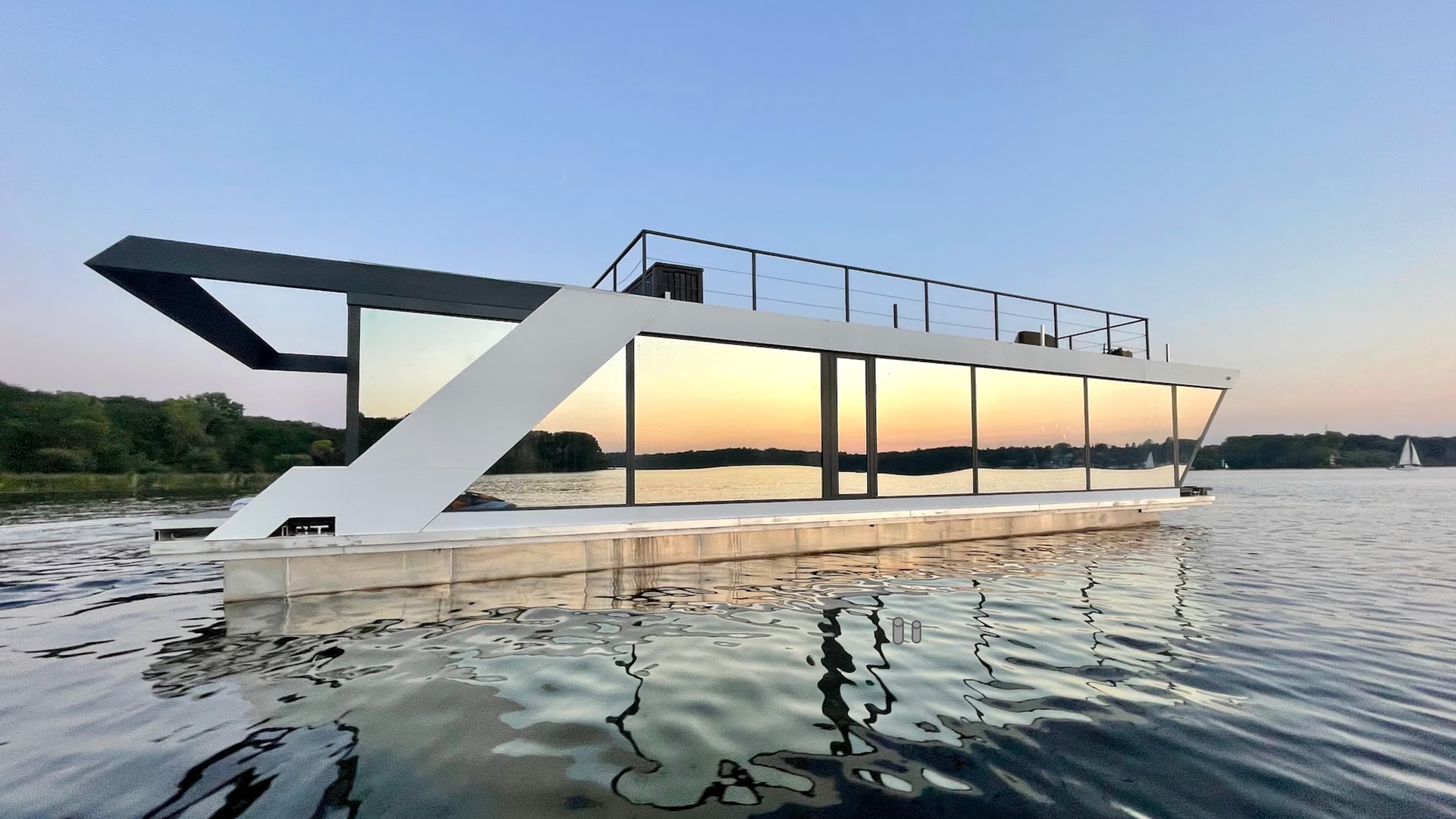 Solar Yacht 120 Bild 2